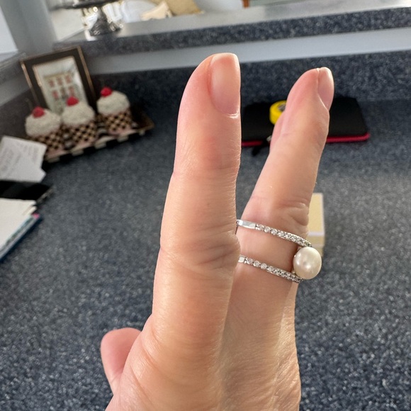 Elegant Fresh Water Pearl Silver Ring Size 8 - Picture 7 of 10